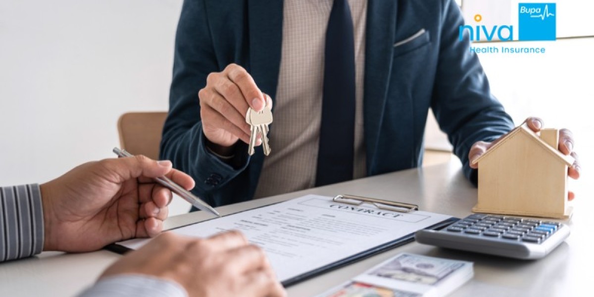 Insurance Seller: Role, Skills, and How to Start in 2025