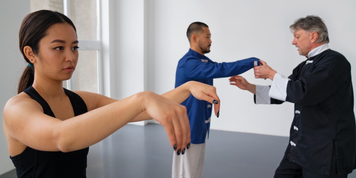 First Time Doing Tai Chi Chih? Here’s What to Expect in Your Beginning Class