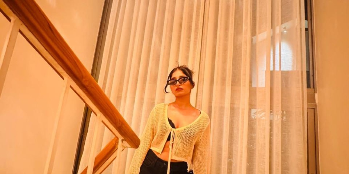 Escort Service in Delhi - Booking Process And Payment Methods, 7078344826