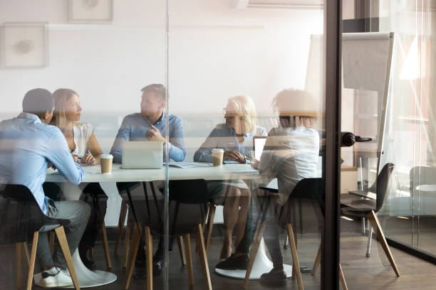 What are the Leadership Lessons you can Learn from a CMO Coach? | by Samuel Jackson | Jun, 2025 | Medium